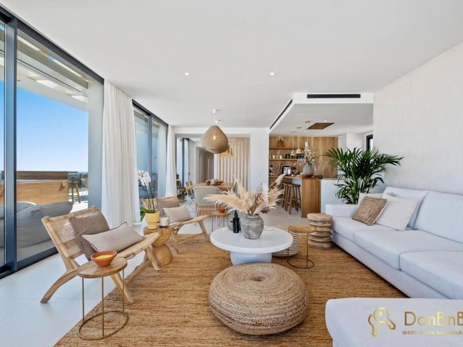 Atico De Lujo Con Jacuzzi En Higueron West Apartment